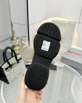 Prada Sneakersy, trampki, tenisówki, buty, skora