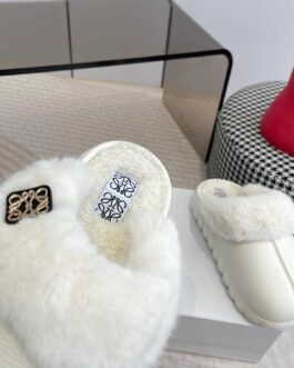 Loewe Buty, sandaly klapki, skora