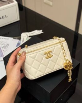 Torebka damska elegancka Chanel, skóra