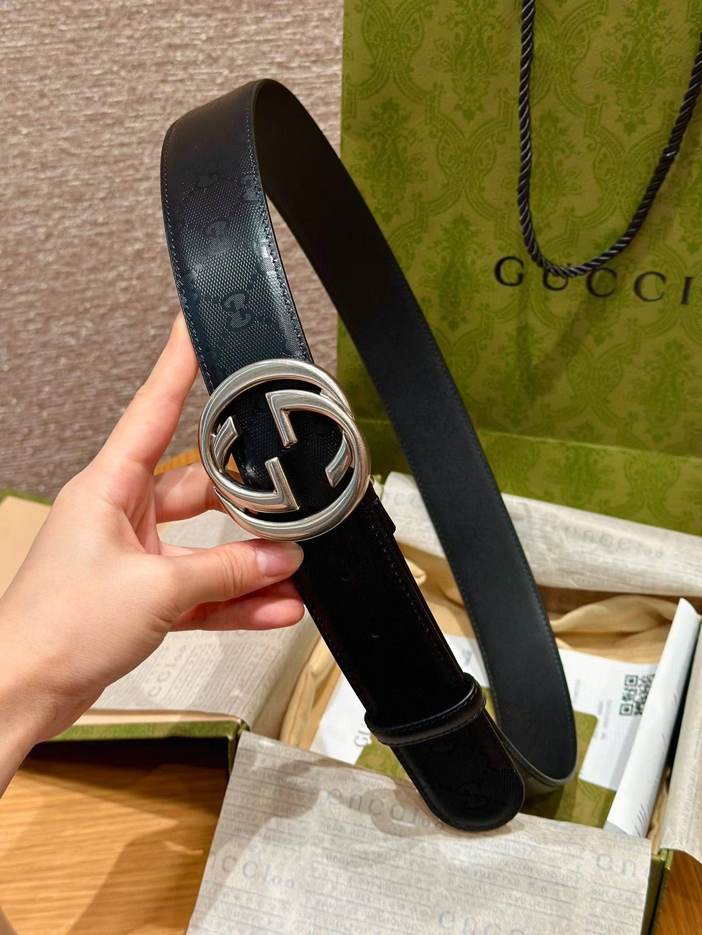 mmexport1759098283592