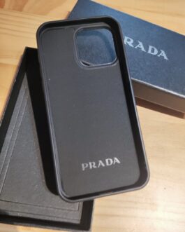 Etui na telefon Prada prezent od reki