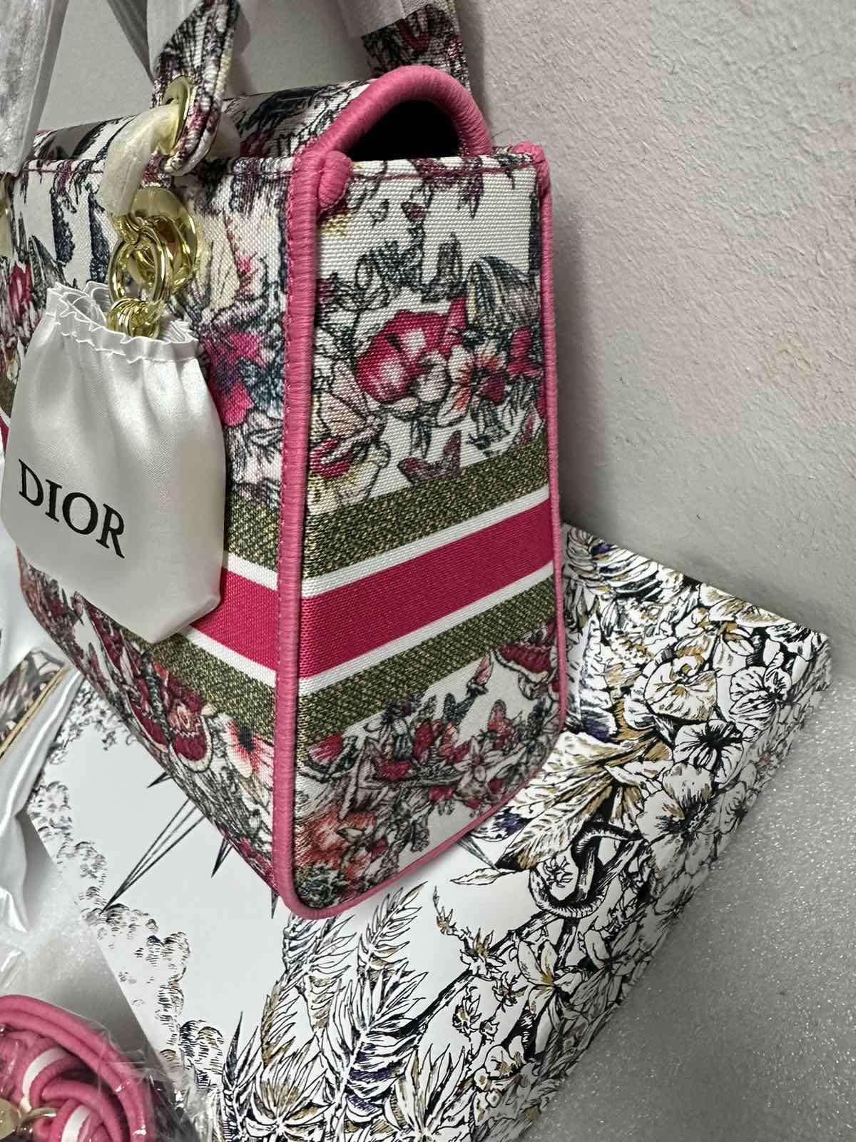 IMG-2e701e319e58324a20475e5020e55aee-V