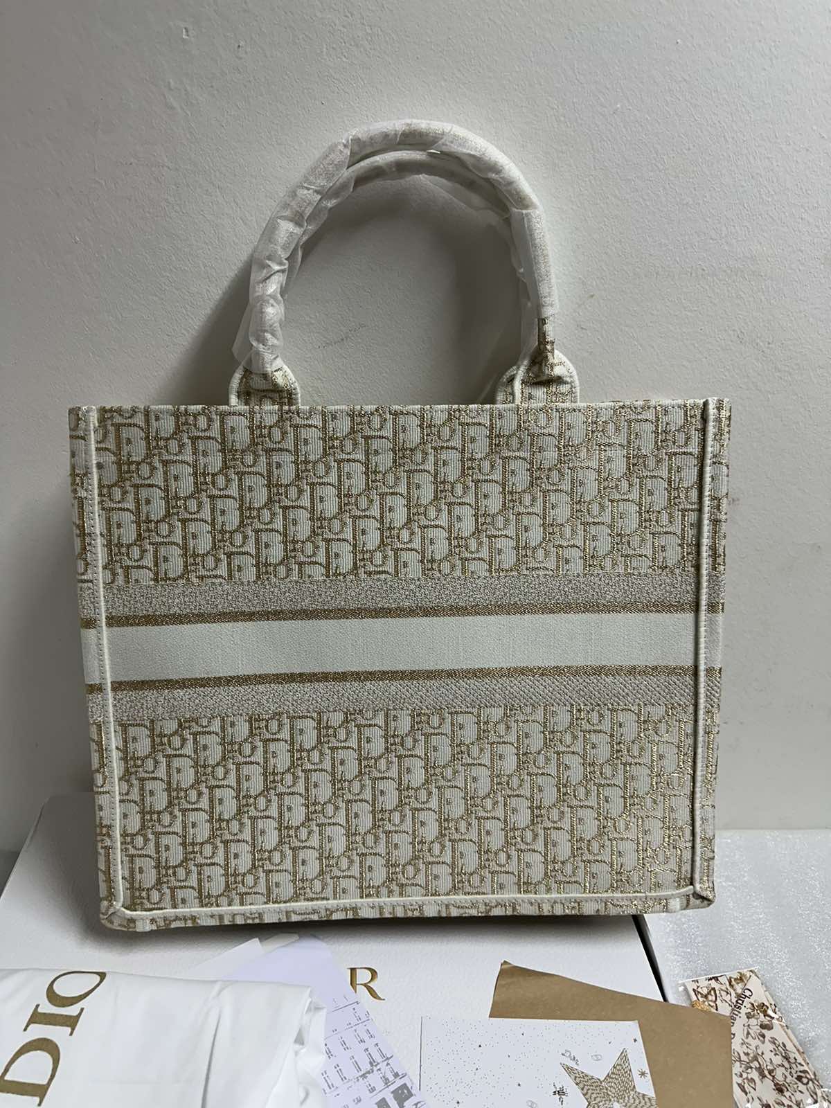 IMG-fa6581f7d57dcf26f36a217d0626f2fc-V