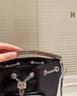 Torebka damska elegancka Louis Vuitton, skóra