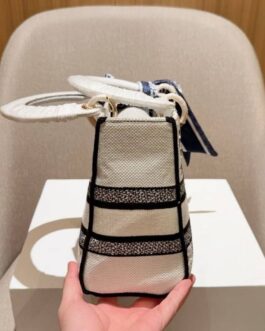 Torebka damska elegancka Dior, skóra