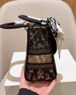 Torebka damska elegancka Dior, skóra