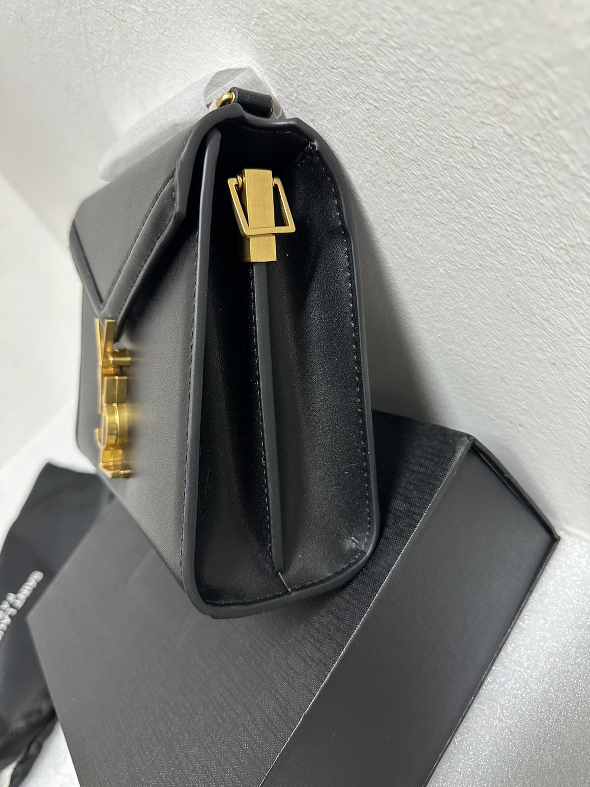 IMG-c46cecec84bd100c77c86394368b1a7d-V