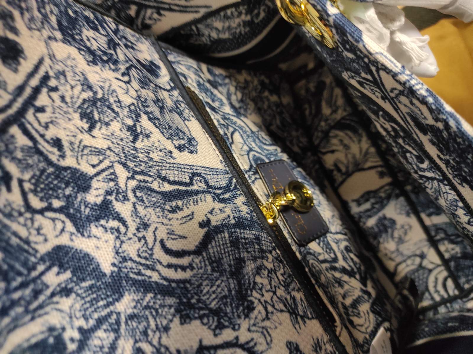 IMG-ed9d51114cd7f86605a23ca79cbc464b-V