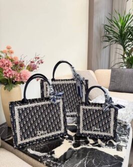 Torebka damska elegancka Dior, skora