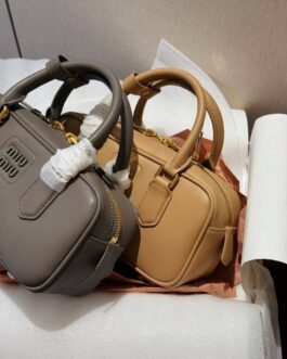 Torebka Miu Miu damska torba, skóra