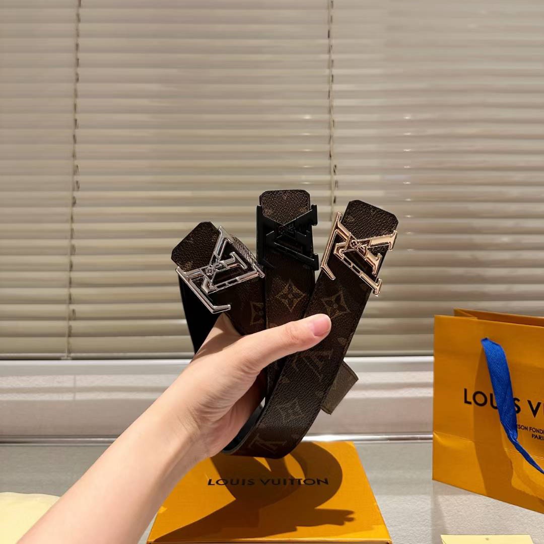 mmexport1764353379686