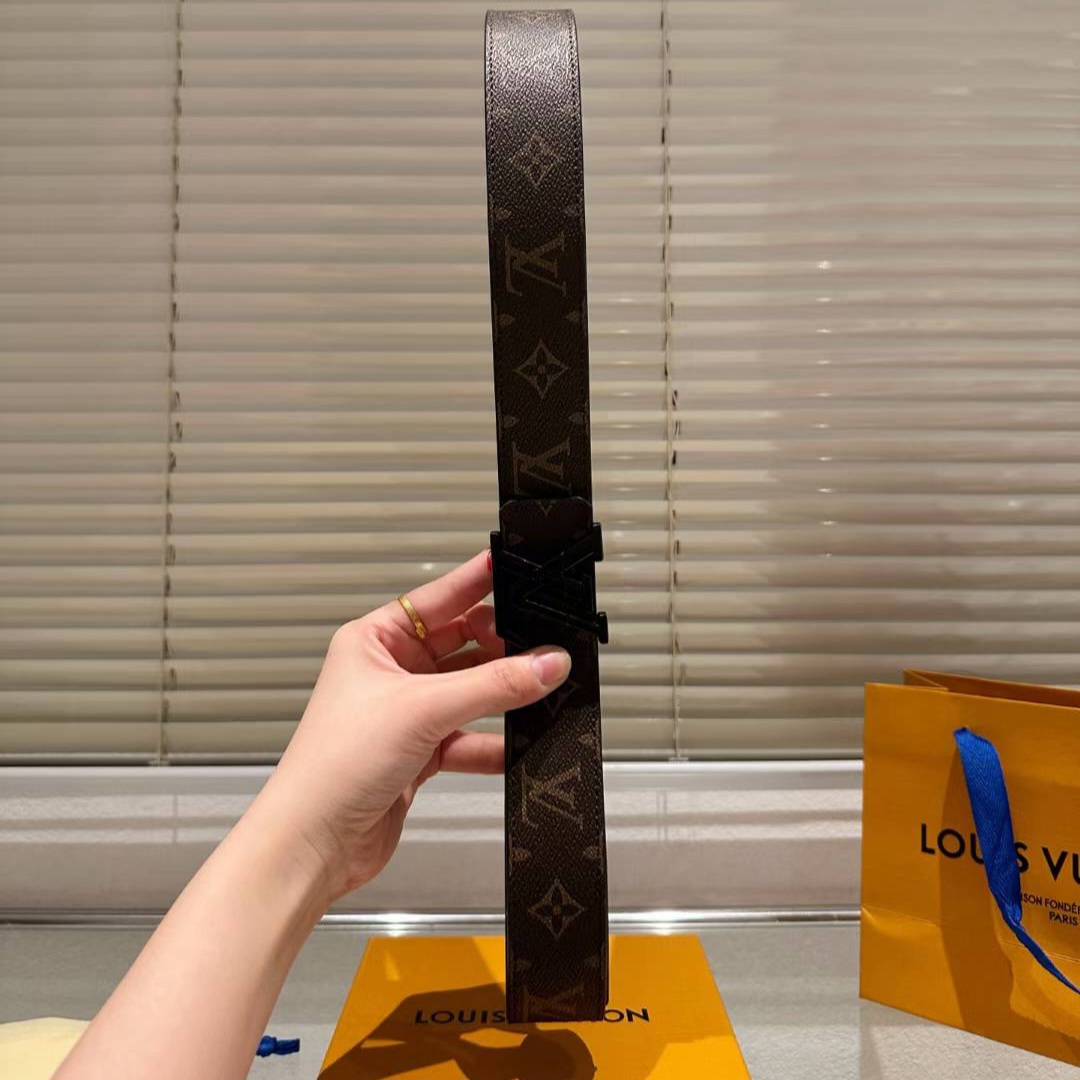 mmexport1764353385312