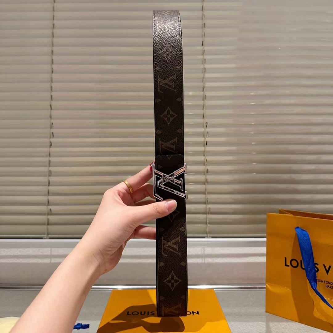 mmexport1764353387216