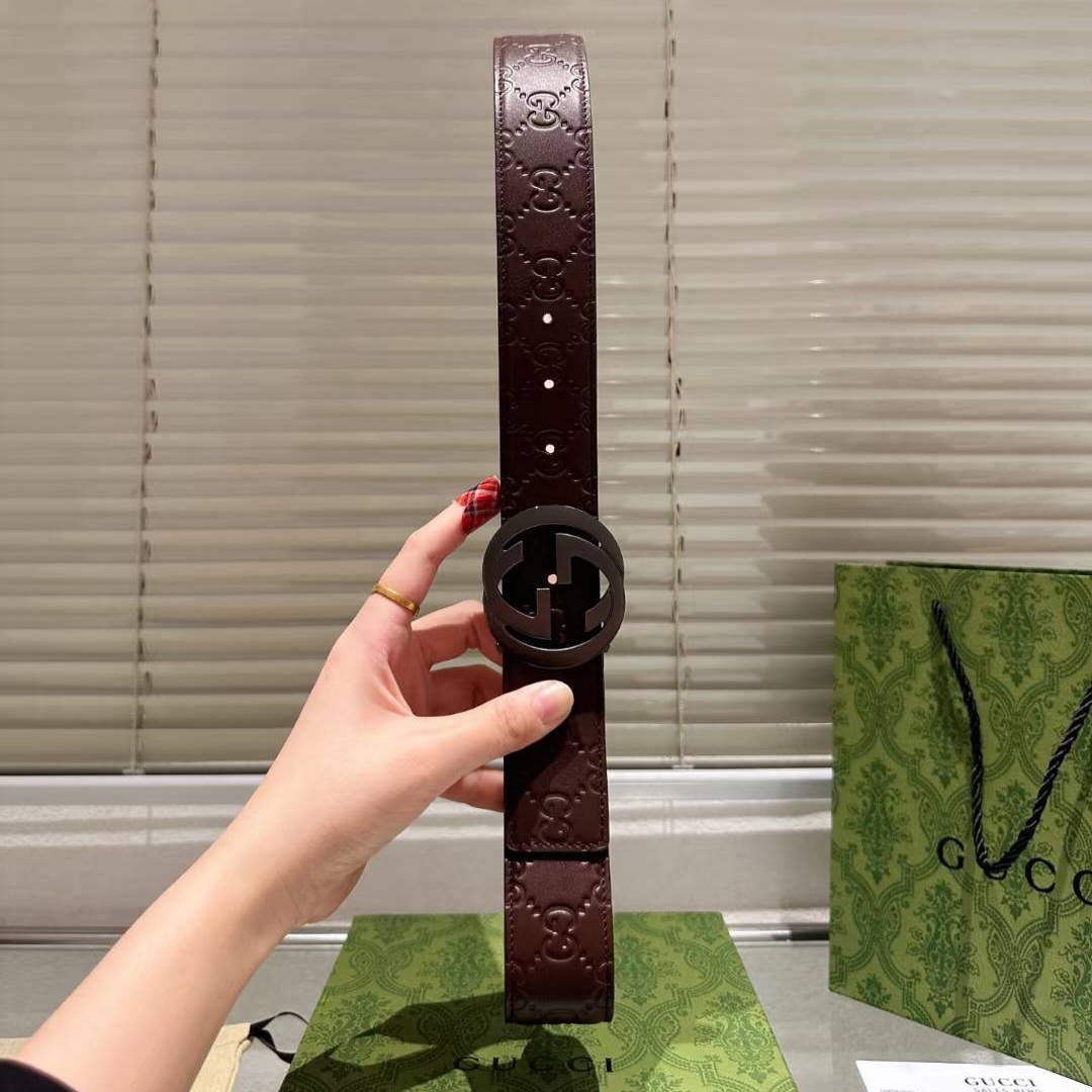 mmexport1764353426319