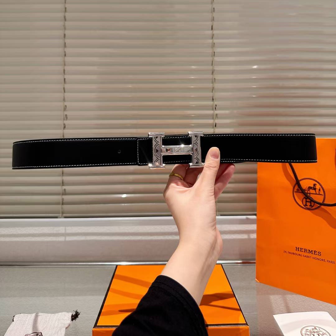 mmexport1764353468611