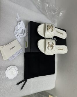 Chanel Buty, sandaly klapki, skora