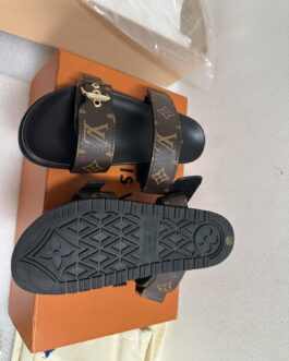 Louis Vuitton Buty, sandaly klapki, skora