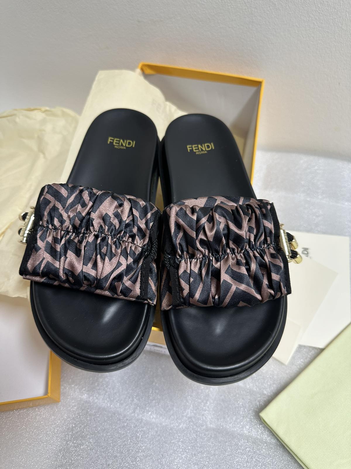 IMG-feabdcbc2f3c75580d1c7833cfed67e8-V