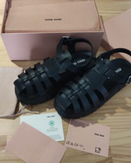 Prada Buty, sandaly klapki, skora