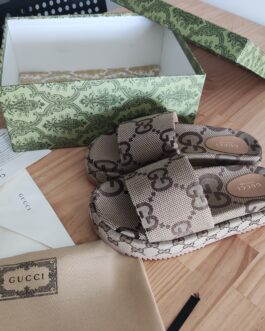 Gucci Buty, sandaly klapki, skora