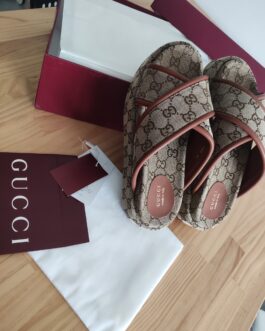 Gucci Buty, sandaly klapki, skora