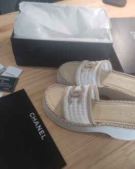 Chanel Buty, sandaly klapki, skora