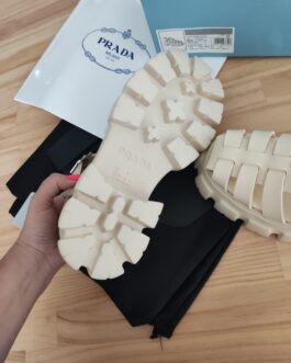 Prada Buty, sandaly klapki, skora