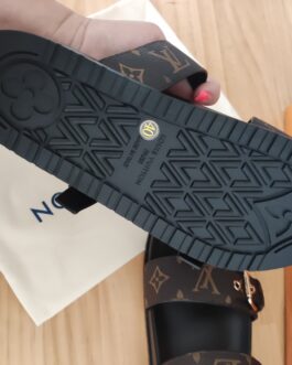 Louis Vuitton Buty, sandaly klapki, skora