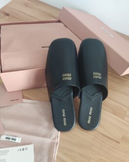 Miu Miu Buty, sandaly klapki, skora