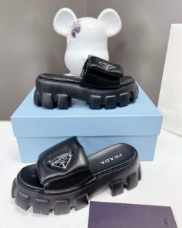 Prada Buty, sandaly klapki, skora