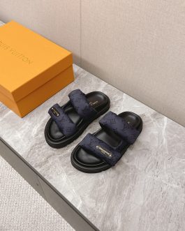 Louis Vuitton Buty, sandaly klapki, skora