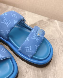 Louis Vuitton Buty, sandaly klapki, skora