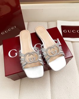 Gucci Buty, sandaly klapki, skora