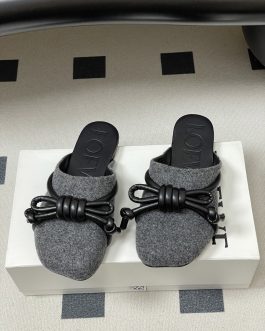 Loewe Buty, sandaly klapki, skora