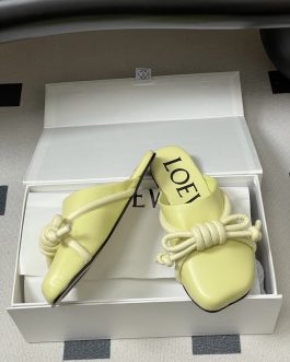 Loewe Buty, sandaly klapki, skora