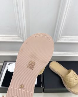 Chanel Buty, sandaly klapki, skora