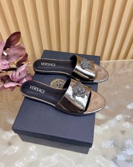 Versace Buty, sandaly klapki, skora
