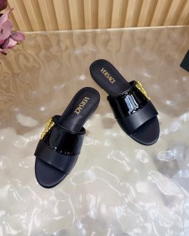 Versace Buty, sandaly klapki, skora