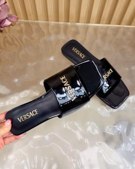 Versace Buty, sandaly klapki, skora