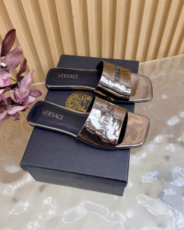 Versace Buty, sandaly klapki, skora