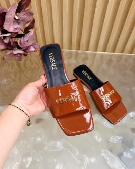 Versace Buty, sandaly klapki, skora