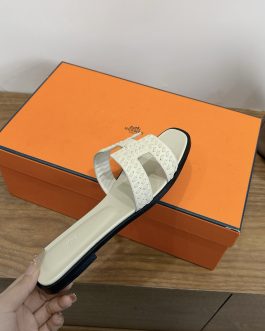 Hermes Buty, sandaly klapki, skora