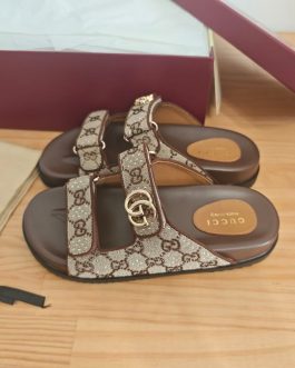 Gucci Buty, sandaly klapki, skora