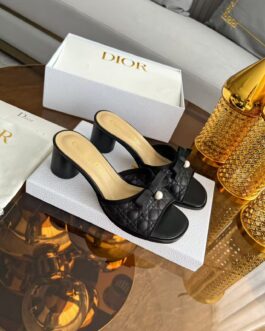 Dior Buty, sandaly klapki, skora