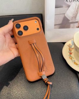 Etui na telefon Loewe, pokrowec obudowa okladka Prada prezent