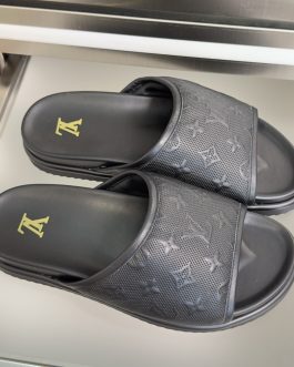 Louis Vuitton Buty, sandaly klapki, skora