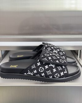 Louis Vuitton Buty, sandaly klapki, skora