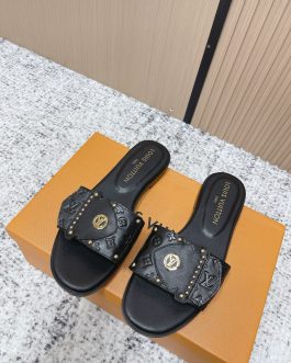 Louis Vuitton Buty, sandaly klapki, skora