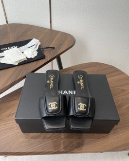 Chanel Buty, sandaly klapki, skora