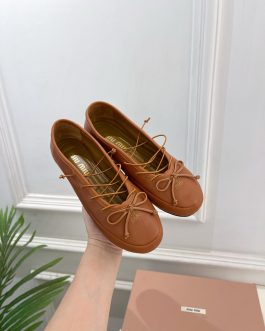 Miu Miu mokasyny półbuty damskie baleriny Loafersy, skóra